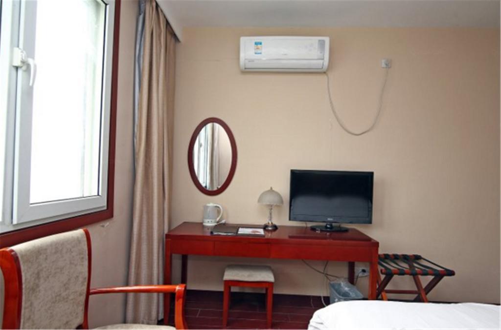 Hotel Greentree Inn Shanghai Jiangwan Town Express Hotel 3*